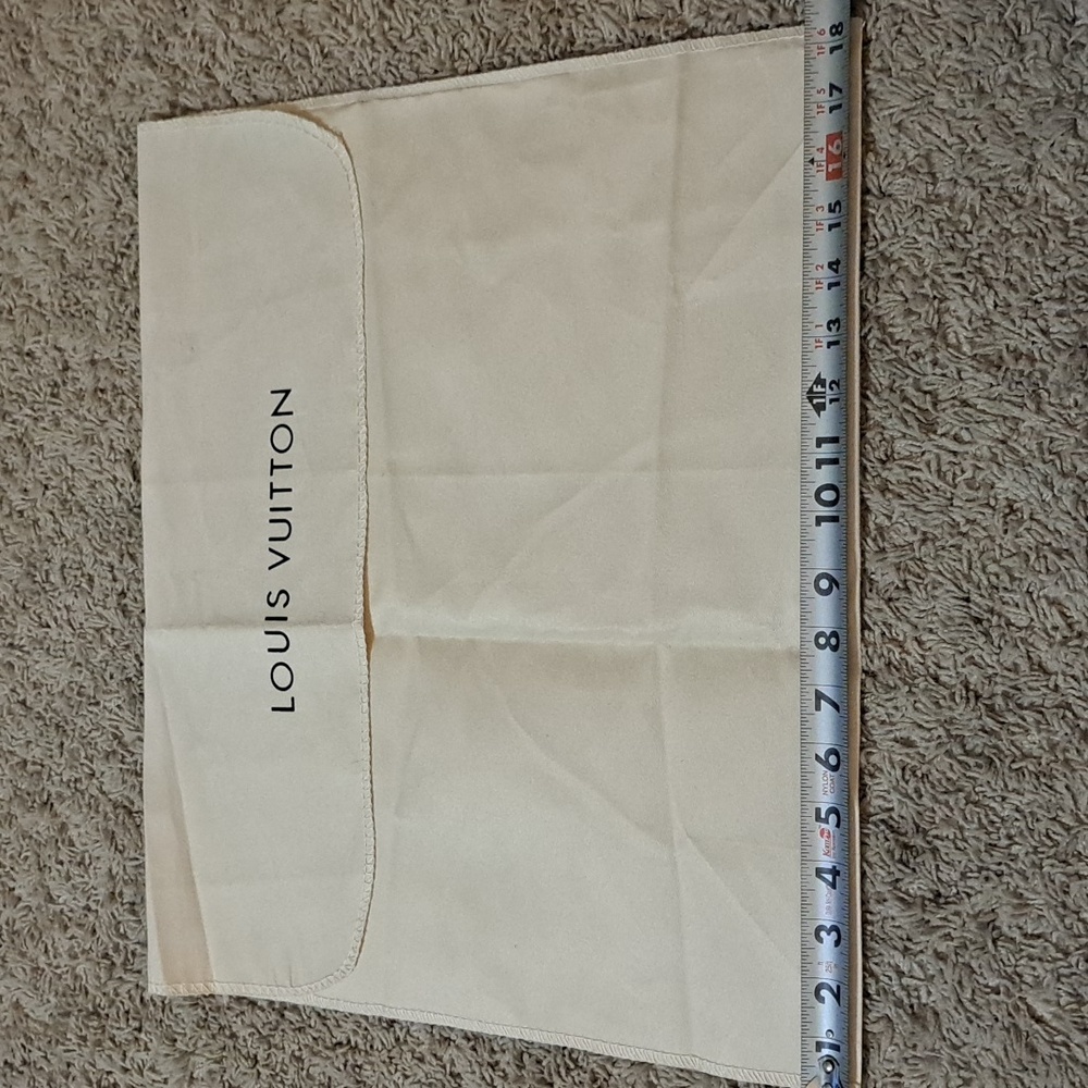 18 x 16 Louis Vuitton Dust Bag - Picture 3 of 6